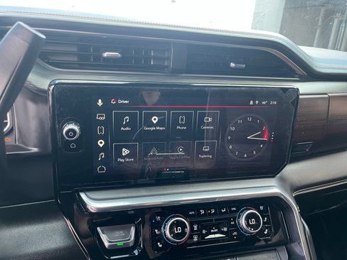 Used 2024 GMC Sierra 3500 Denali Ultimate image 11