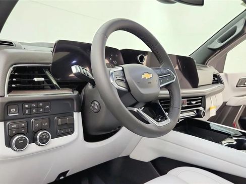 New 2026 Chevrolet Suburban Premier AWD/4WD image 23