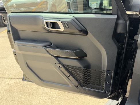 Used 2025 Ford Bronco Outer Banks image 23