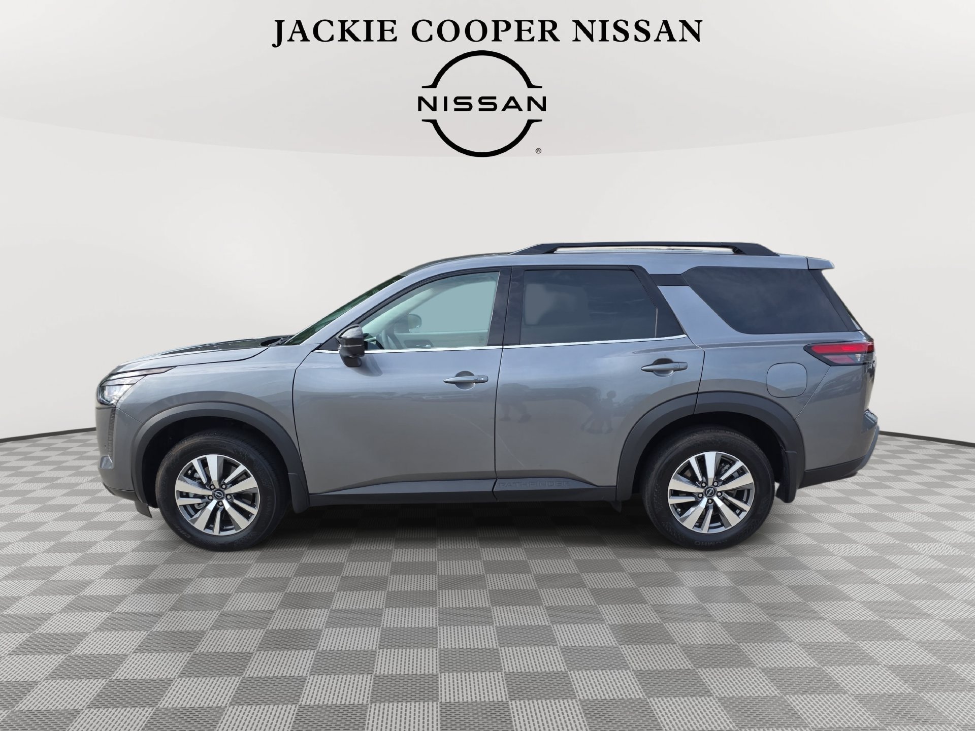 New 2026 Nissan Pathfinder SL w/ Cargo Package FWD image 8