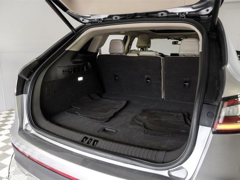 Used 2023 Lincoln Nautilus Reserve image 55