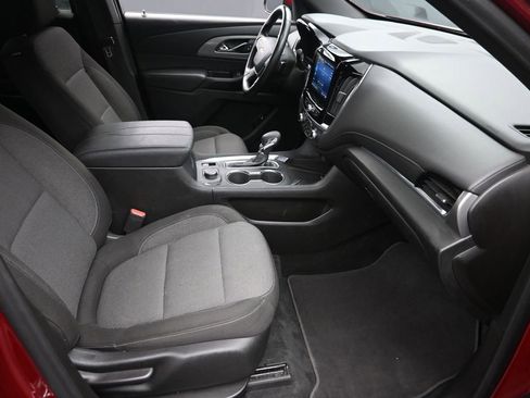 Used 2023 Chevrolet Traverse LT AWD/4WD image 7