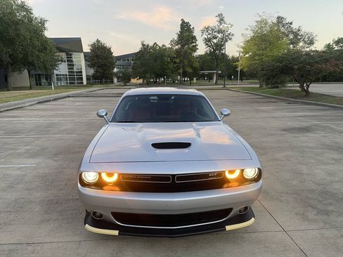 Used 2022 Dodge Challenger GT AWD/4WD image 2