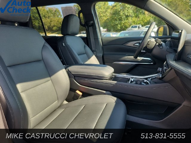 Used 2025 Chevrolet Traverse LT w/ Driver Confidence Package FWD image 28
