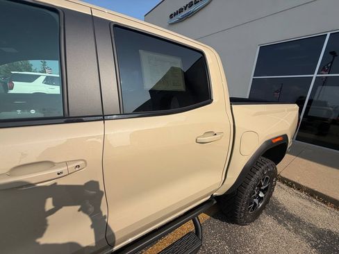 Used 2024 GMC Canyon AT4X AWD/4WD image 37