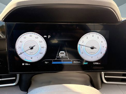 Used 2023 Hyundai Elantra SEL w/ Convenience Package image 17