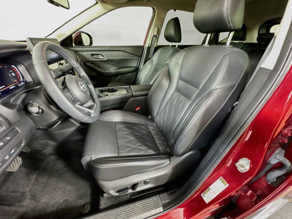 Used 2024 Nissan Rogue Platinum w/ Platinum Premium Package FWD image 27