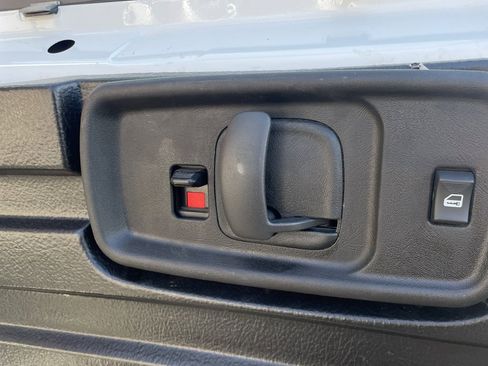 Used 2024 Chevrolet Express 2500 w/ Driver Convenience Package image 40