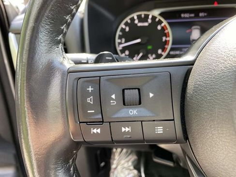 Used 2024 Nissan Rogue SV w/ SV Premium Package FWD image 15