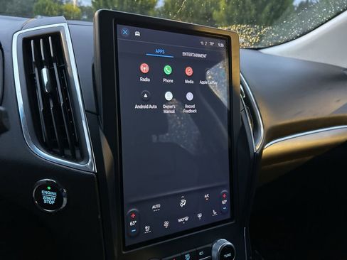 Used 2022 Ford Edge Titanium image 26