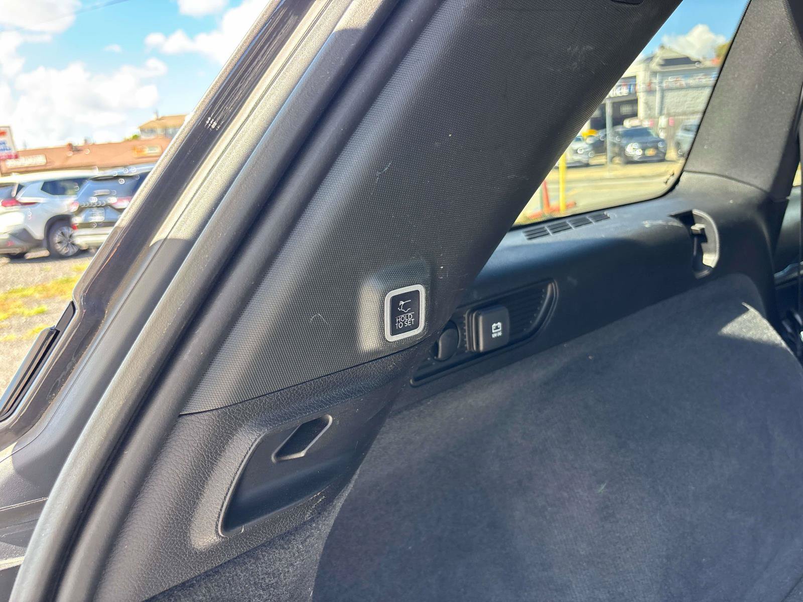 Used 2022 Jeep Grand Cherokee Overland AWD/4WD image 17