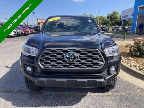 Used 2023 Toyota Tacoma TRD Off-Road AWD/4WD image 9