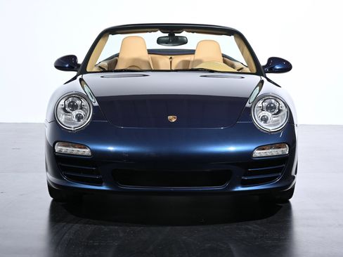 Used 2010 Porsche 911 Carrera 4S AWD/4WD image 9