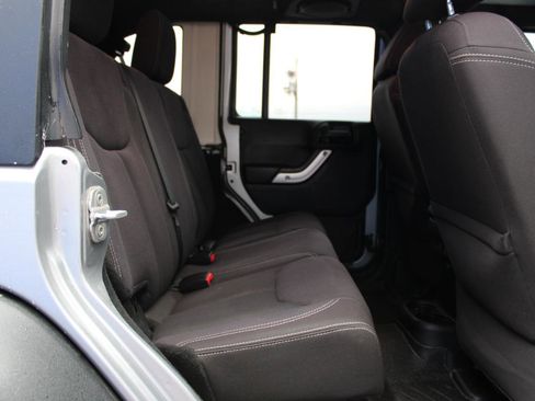 Used 2013 Jeep Wrangler Unlimited Rubicon w/ Dual Top Group image 40