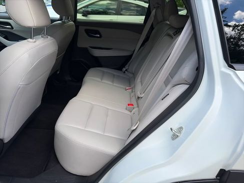Used 2023 Nissan Rogue SL AWD/4WD image 14