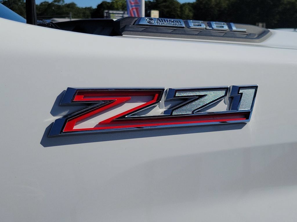 Used 2025 Chevrolet Silverado 2500 LT AWD/4WD image 7