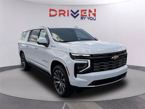 New 2026 Chevrolet Suburban High Country AWD/4WD image 2