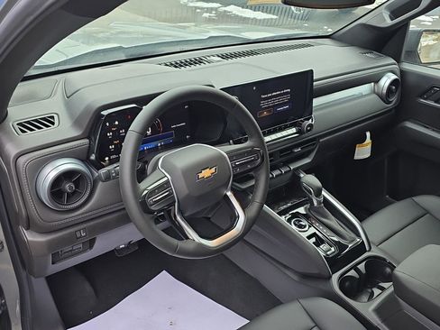 New 2025 Chevrolet Colorado LT w/ LT Convenience Package image 11