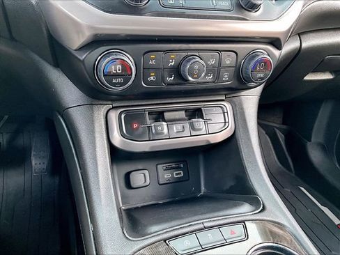 Used 2023 GMC Acadia AT4 w/ Preferred Package AWD/4WD image 27