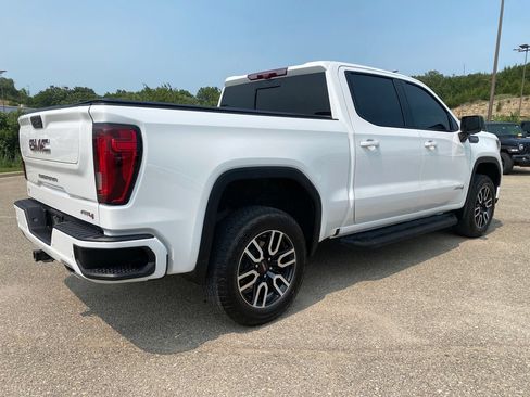 Used 2025 GMC Sierra 1500 AT4 w/ AT4 Premium Package AWD/4WD image 6