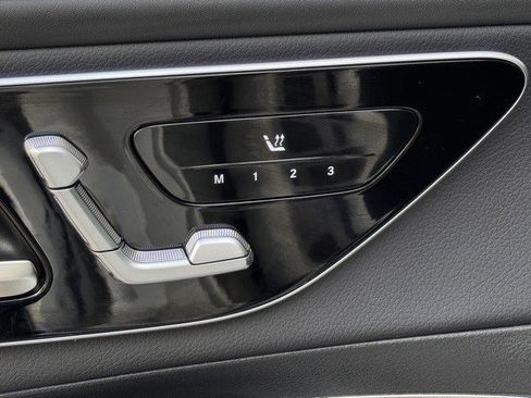 New 2025 Mercedes-Benz GLC 350e 4MATIC image 12