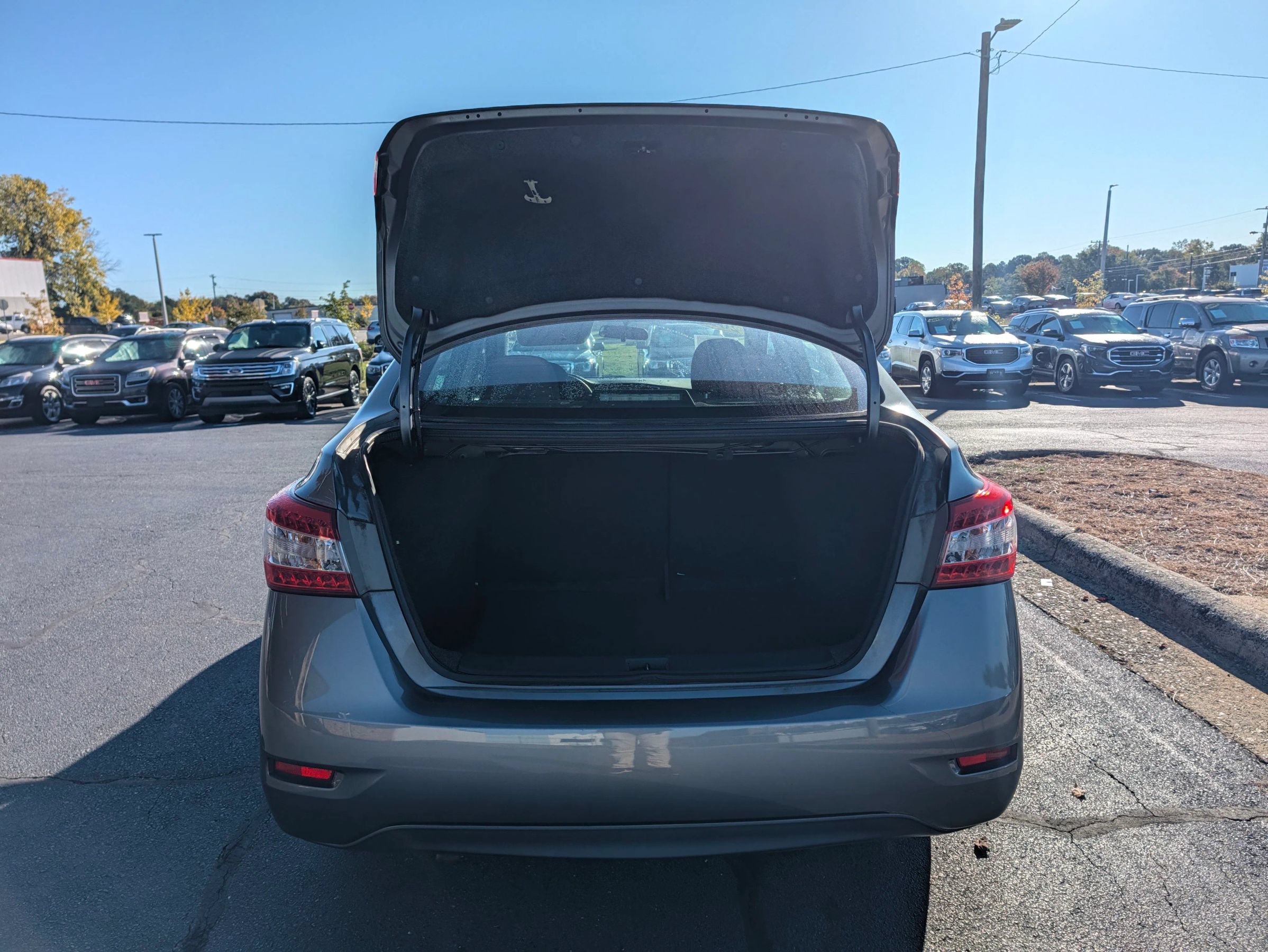 Used 2015 Nissan Sentra S FWD image 10