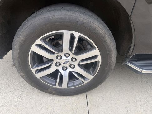 Used 2022 Ford Expedition Max XLT image 35