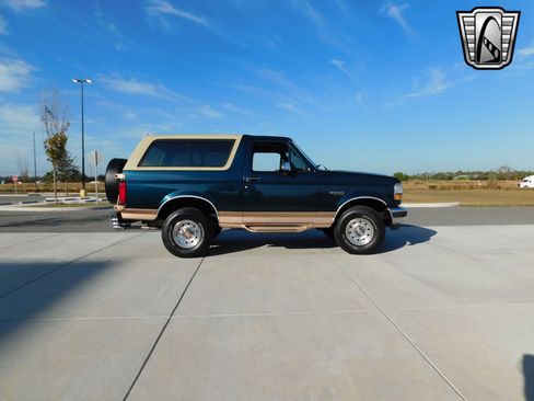 Used 1995 Ford Bronco XLT image 4