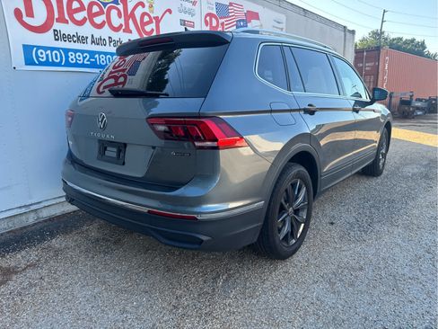 Used 2023 Volkswagen Tiguan SE AWD/4WD image 3
