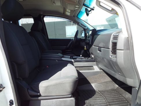 Used 2014 Nissan Titan SV w/ SV Value Truck Package AWD/4WD image 23