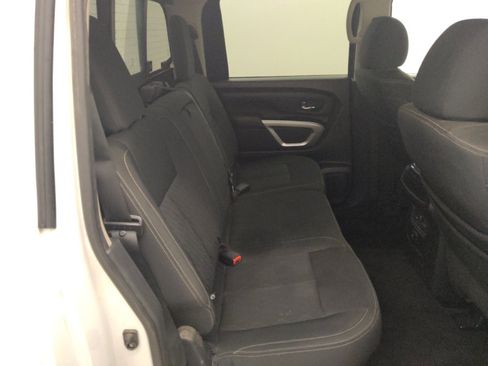 Used 2018 Nissan Titan SV w/ SV Convenience Package AWD/4WD image 19