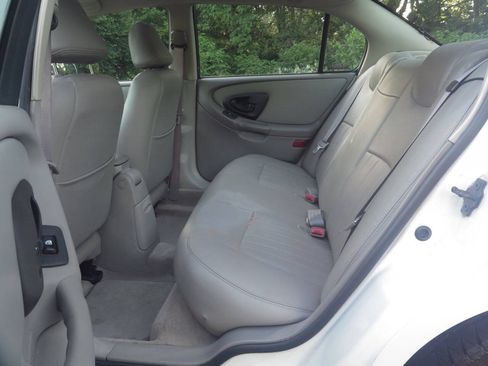 Used 2001 Chevrolet Malibu LS w/ Preferred Equipment Group 1 FWD image 13