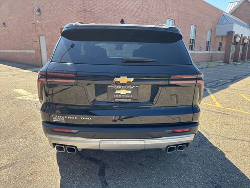 Used 2026 Chevrolet Traverse LT w/ LPO, Floor Liner Package AWD/4WD image 6