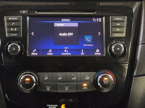 Used 2020 Nissan Rogue S FWD image 25