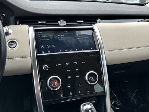 Used 2020 Land Rover Discovery Sport SE image 15