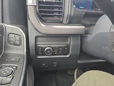 Used 2026 Ford F250 Platinum w/ FX4 Off-Road Package AWD/4WD image 23