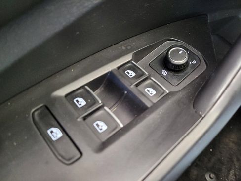 Used 2022 Volkswagen Jetta SE FWD image 27
