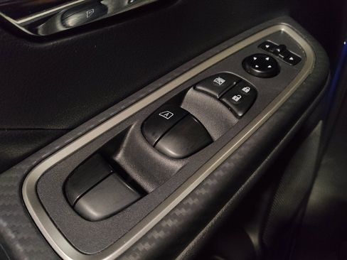 Used 2024 Nissan Versa SR image 27