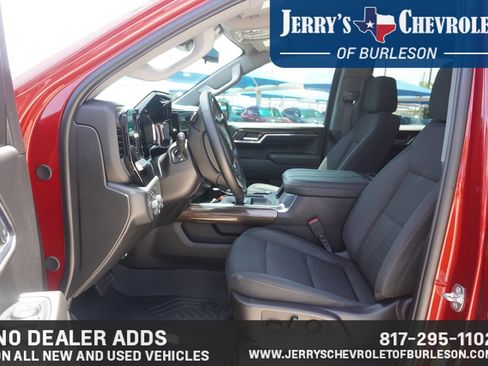 Used 2024 Chevrolet Silverado 1500 LT Trail Boss AWD/4WD image 7