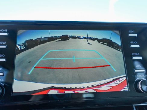 Used 2024 Toyota Sienna LE image 25