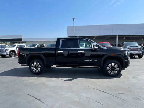 New 2025 GMC Sierra 2500 Denali w/ Denali Reserve Package image 4