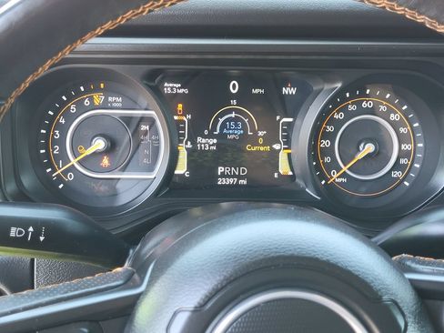 Used 2025 Jeep Gladiator Mojave AWD/4WD image 16
