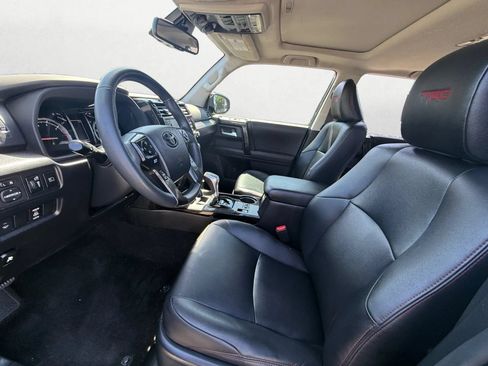 Used 2021 Toyota 4Runner TRD Off-Road Premium w/ Moonroof Package AWD/4WD image 11