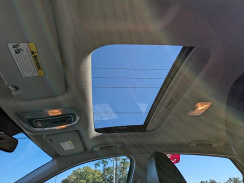 Certified 2024 Hyundai Elantra Limited image 19