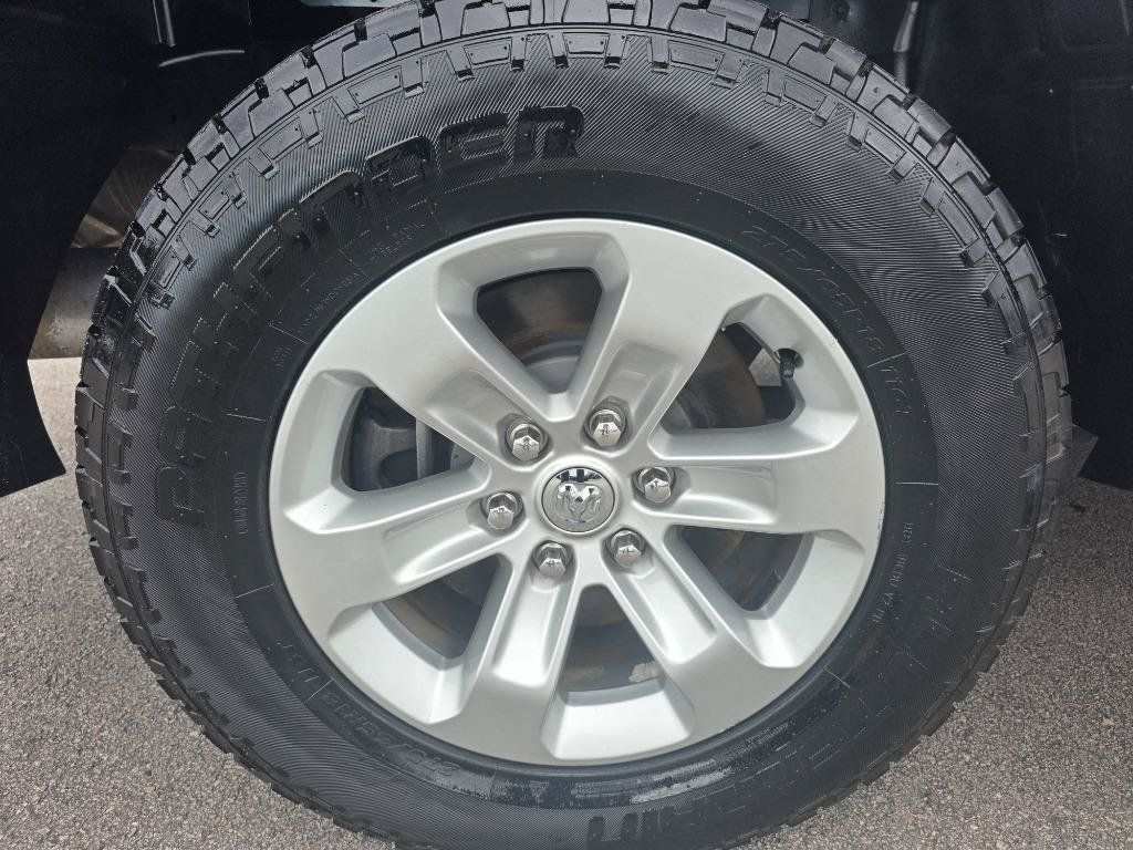 Used 2019 RAM 1500 Laramie AWD/4WD image 22