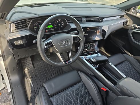 Used 2022 Audi e-tron S Prestige AWD/4WD image 16