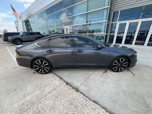 Used 2023 Honda Accord Touring image 2