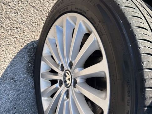 Used 2017 Volkswagen Passat 1.8T SE image 4