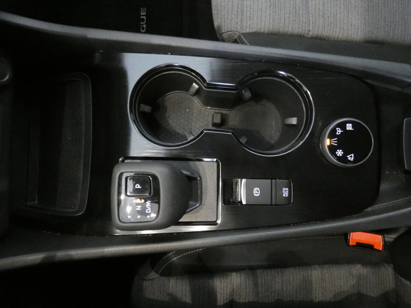Used 2023 Nissan Rogue SV AWD/4WD image 14