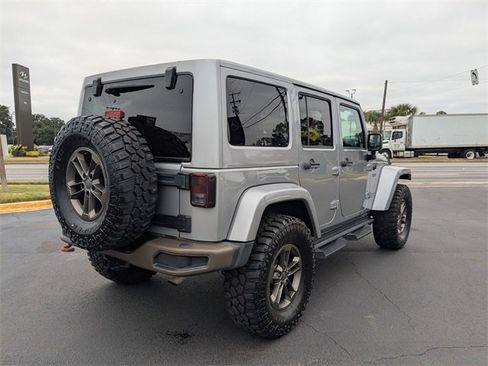 Used 2016 Jeep Wrangler Unlimited Sahara image 4